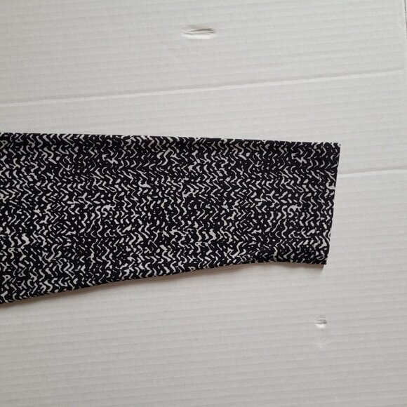 Vince Camuto blouse stretchy pull over black and white stripes clingy ruched top - Picture 15 of 15